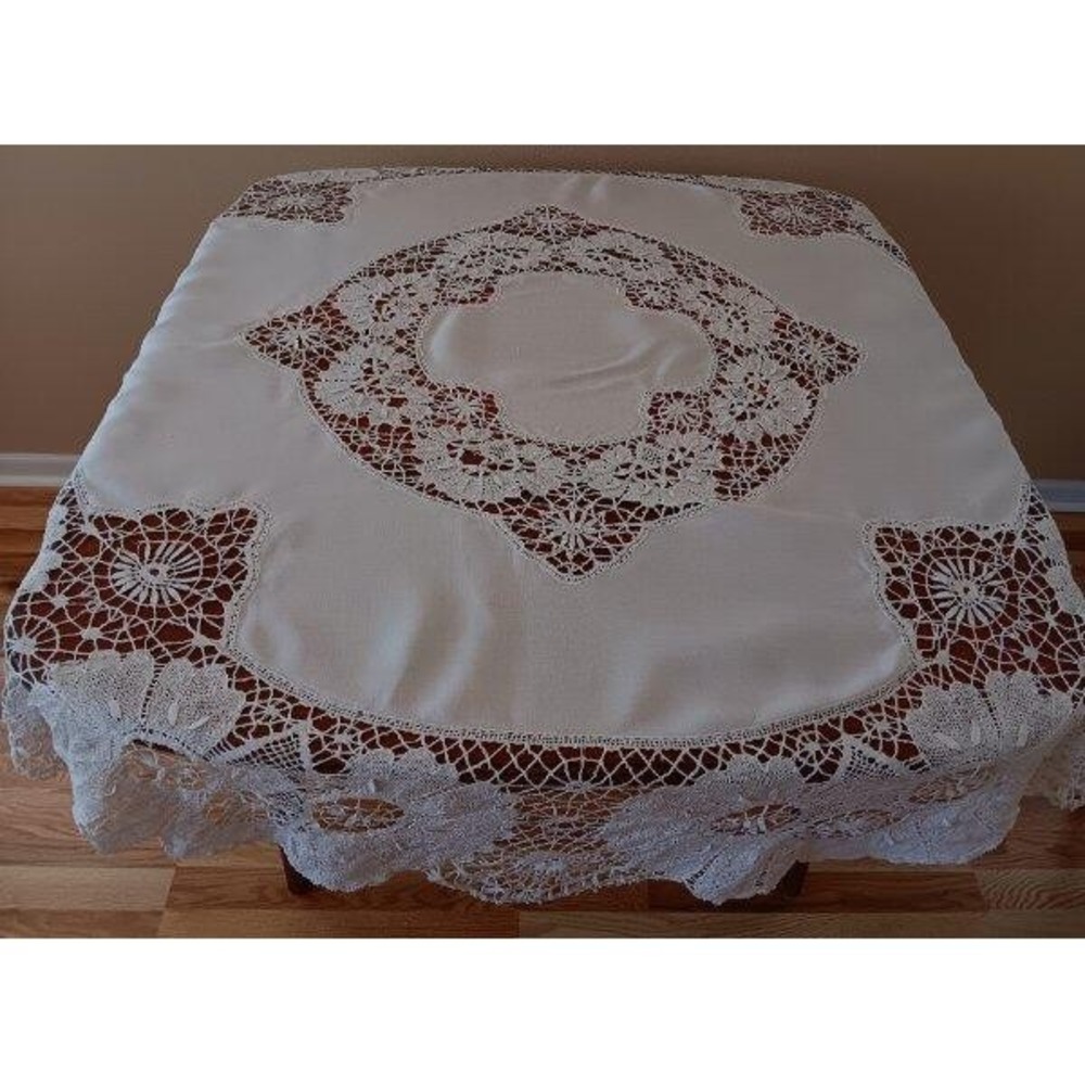 Antique Bobbin Bedfordshire Lace Tableloth Raised Cluny Linen Ivory 59"